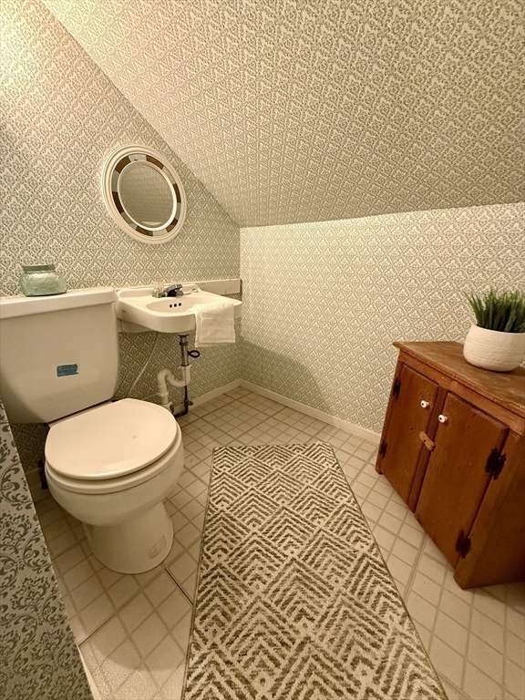 285 Brookfield Road Sturbridge, MA 01518 - Photo 27 of 42 a bathroom with a toilet and a sink