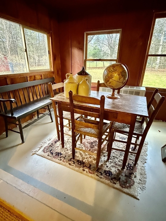 285 Brookfield Road Sturbridge, MA 01518 - Photo 31 of 42 a living room with furniture and window