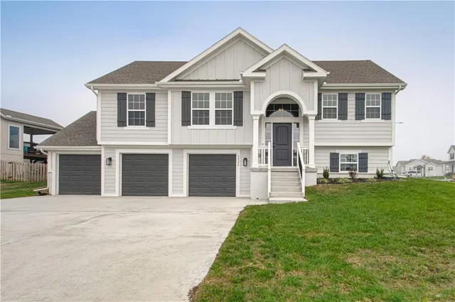 $409,900 | 6009 Northeast 118th Street, Kansas City, MO 64156