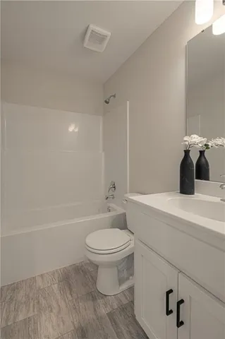 $409,900 | 6009 Northeast 118th Street, Kansas City, MO 64156