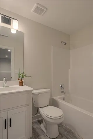 $409,900 | 6009 Northeast 118th Street, Kansas City, MO 64156