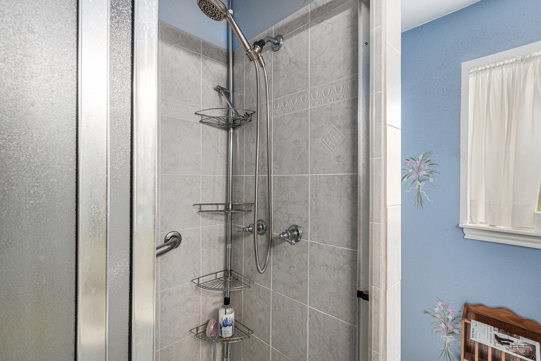 8019 Sharpview Drive Houston, TX 77036 - Photo 20 of 40 Shower