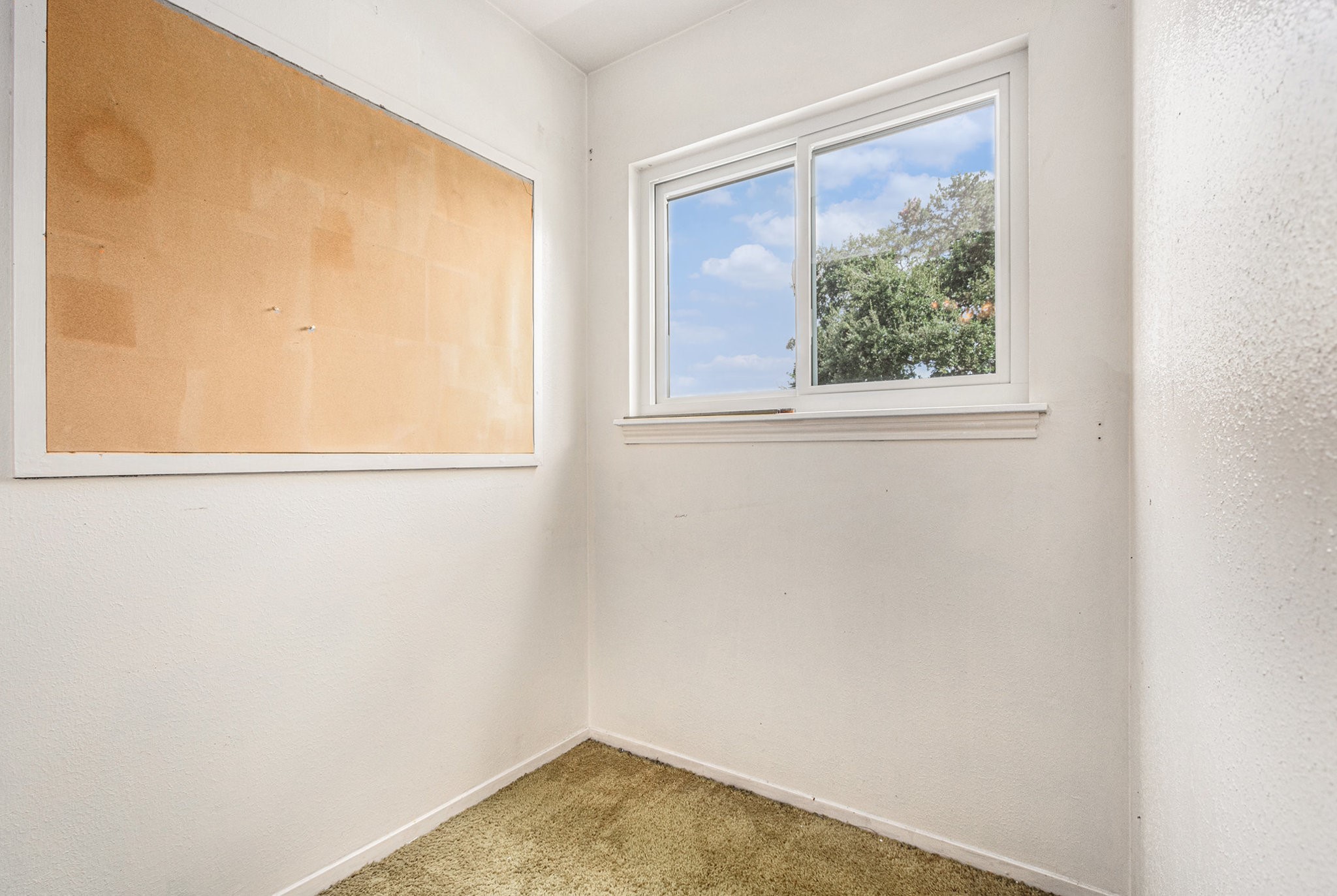 8019 Sharpview Drive Houston, TX 77036 - Photo 29 of 40 This is the "cubby" in this room