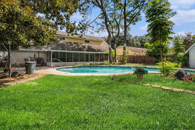 $325,000 | 8019 Sharpview Drive, Houston, TX 77036