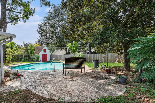 $325,000 | 8019 Sharpview Drive, Houston, TX 77036