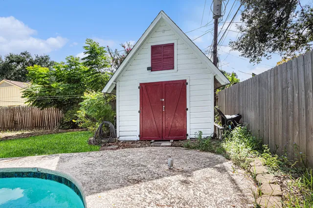 $325,000 | 8019 Sharpview Drive, Houston, TX 77036