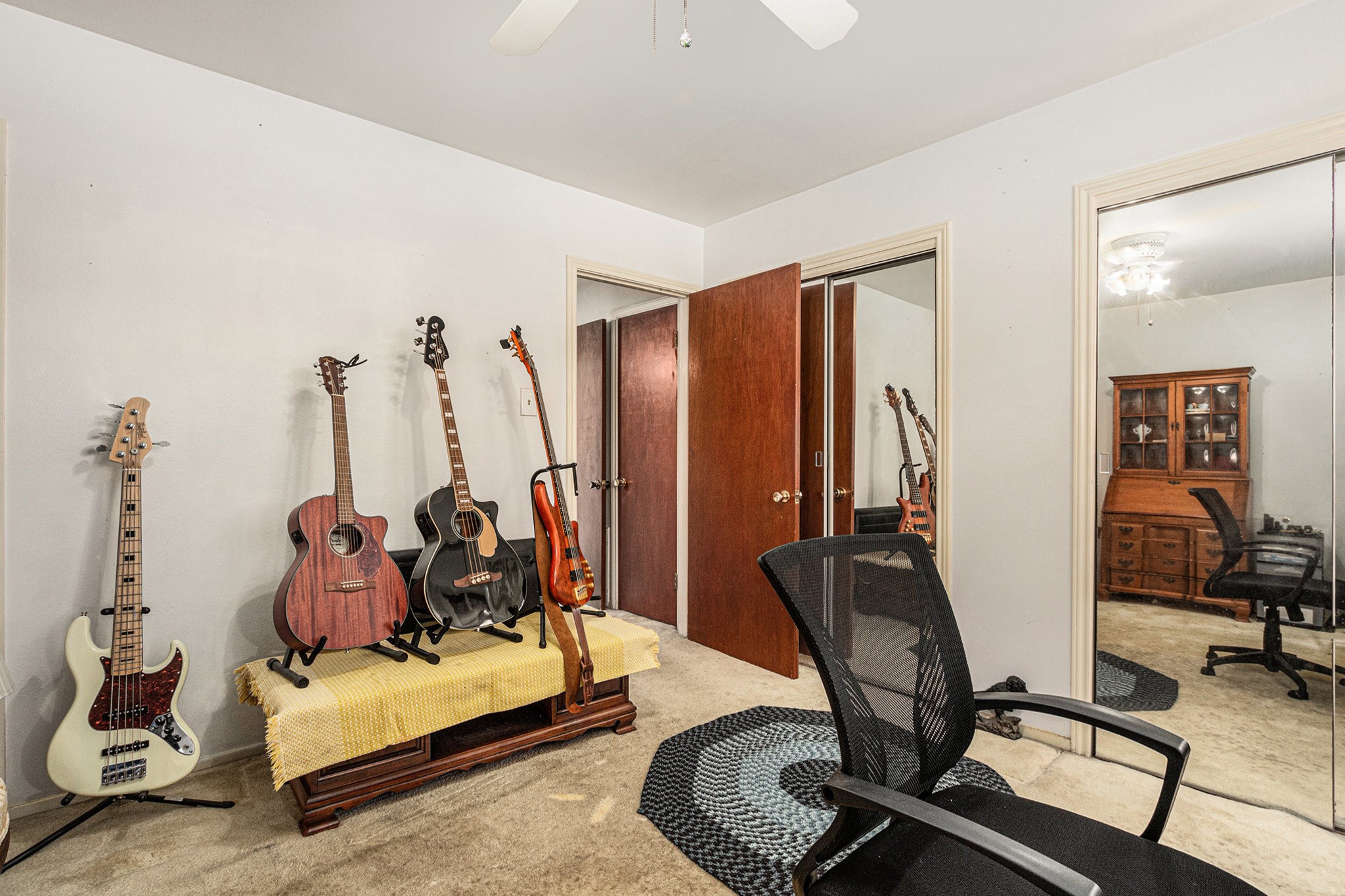 8019 Sharpview Drive Houston, TX 77036 - Photo 4 of 40 Another angle