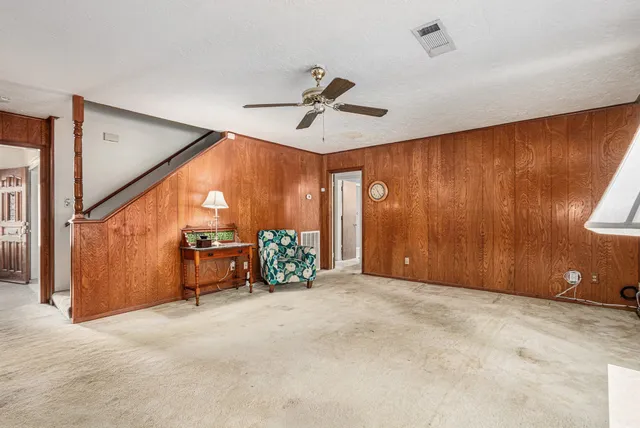 $325,000 | 8019 Sharpview Drive, Houston, TX 77036