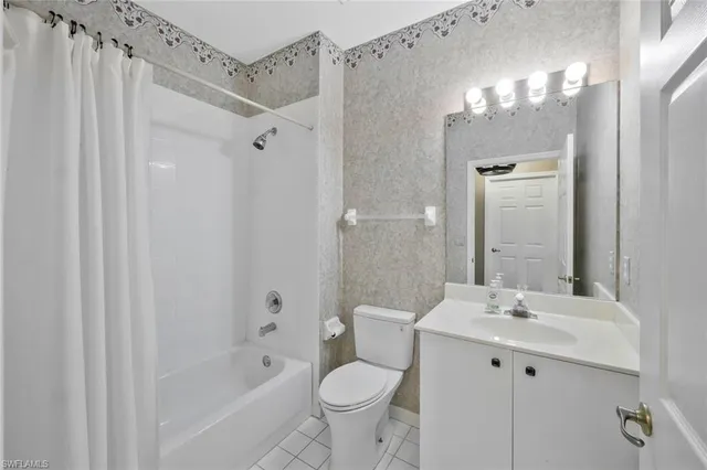 $399,000 | 1340 Charleston Square Drive, Unit 101, Naples, FL 34110