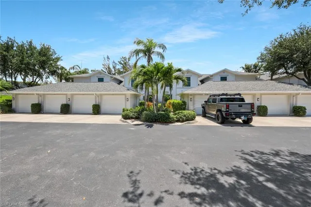 $399,000 | 1340 Charleston Square Drive, Unit 101, Naples, FL 34110