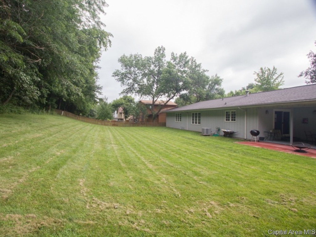 27 Pin Oak Lane Springfield, IL 62711 - Photo 22 of 24