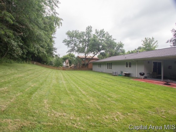 27 Pin Oak Lane Springfield, IL 62711 - Photo 3 of 24