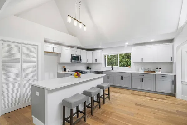 $988,000 | 610 Nestora Avenue, Aptos, CA 95003