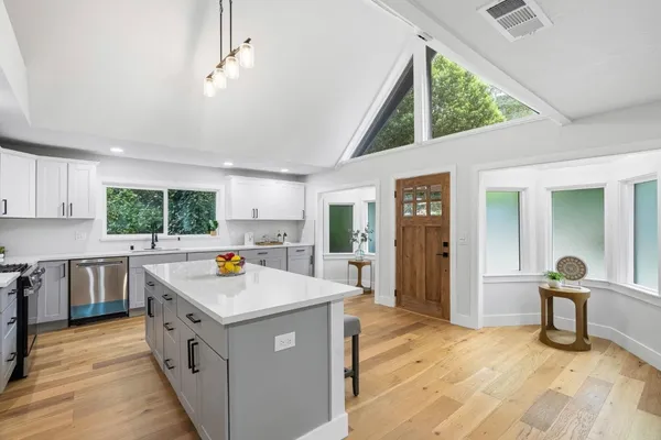 $988,000 | 610 Nestora Avenue, Aptos, CA 95003