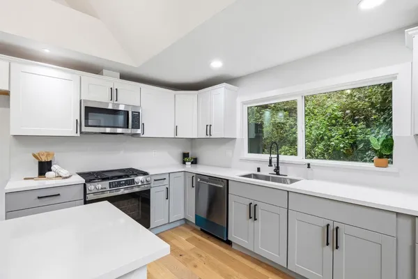 $988,000 | 610 Nestora Avenue, Aptos, CA 95003
