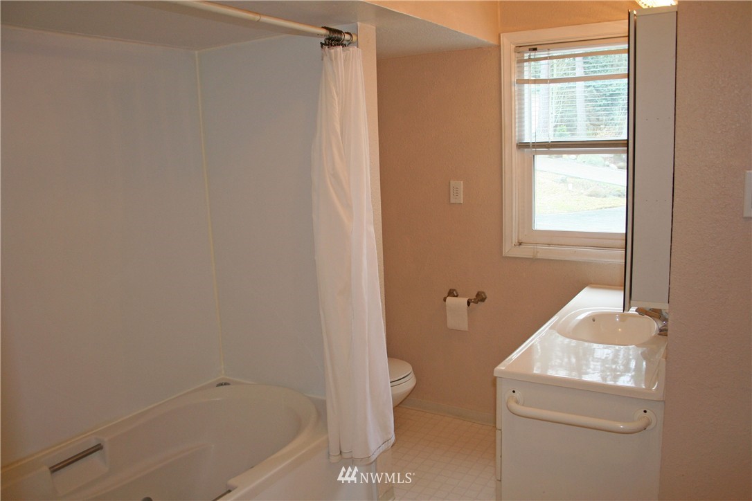 825 Samish Way Bellingham, WA 98229 - Photo 10 of 16 Gallery Image 10