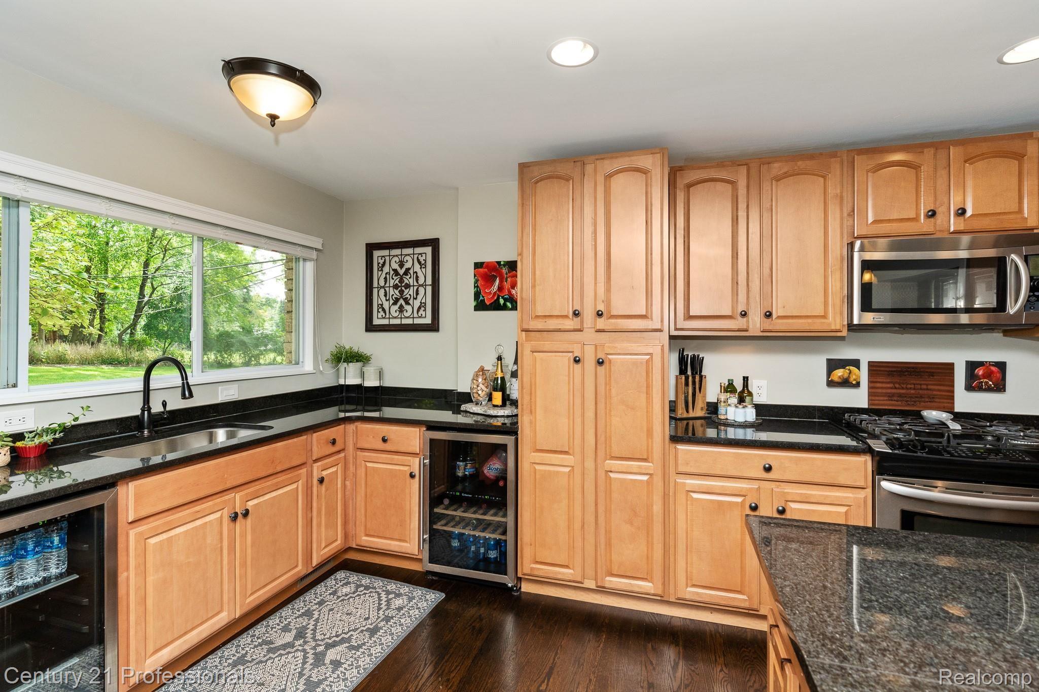 1155 Portsmouth Road Rochester, MI 48309 - Photo 49 of 60 Portsmouth MLS-054.jpg