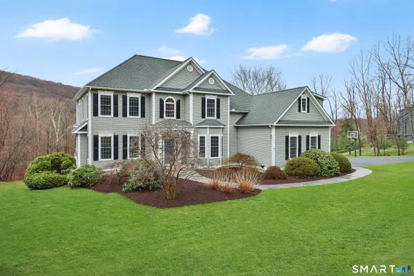 $925,000 | 589 Huckleberry Hill Road, Avon, CT 06001