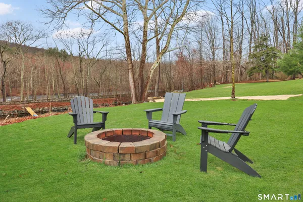 $925,000 | 589 Huckleberry Hill Road, Avon, CT 06001