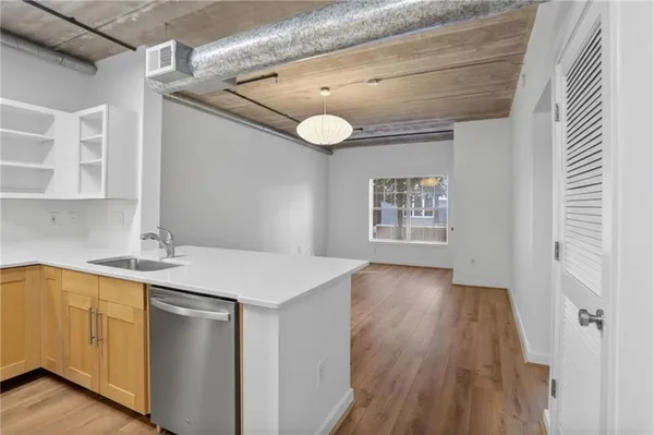 $225,000 | 800 Peachtree Street Northeast, Unit 1020, Atlanta, GA 30308