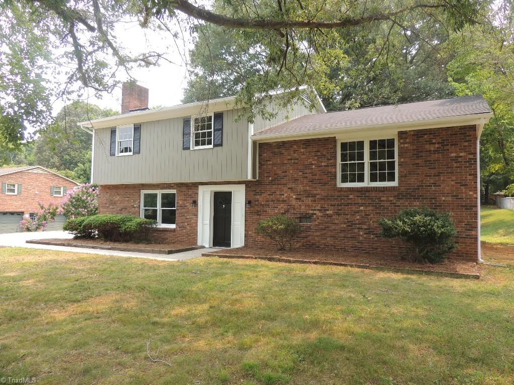 5309 Mapleton Street Clemmons, NC 27012 - Photo 1 of 19 Lovely split- level home!