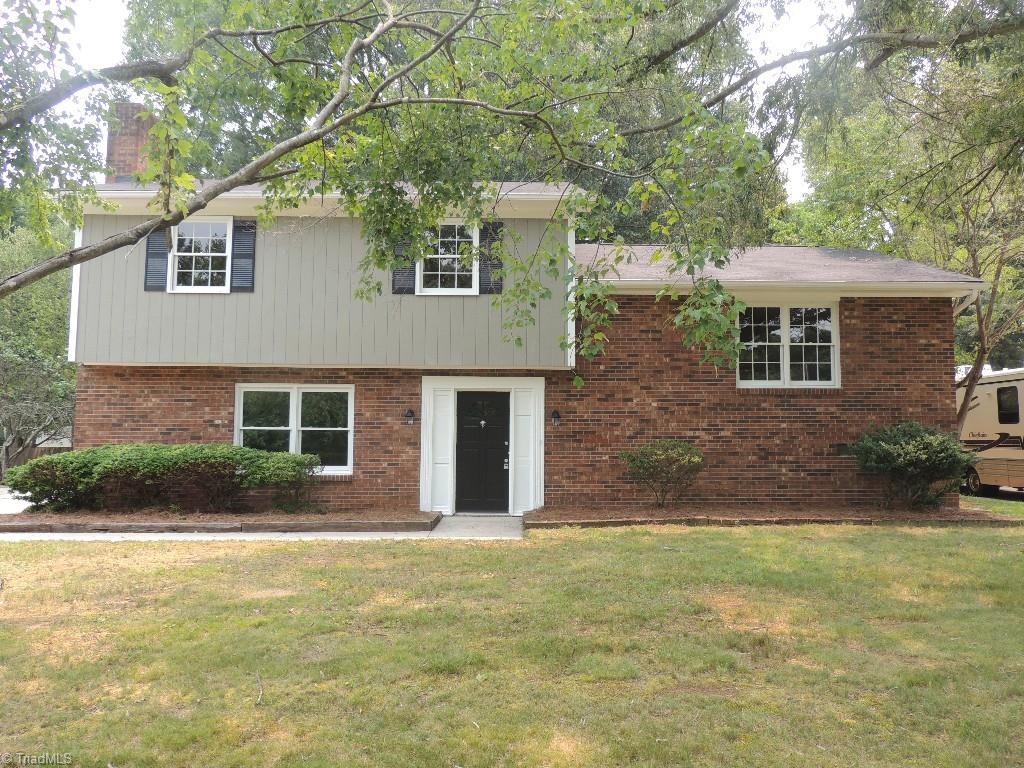 5309 Mapleton Street Clemmons, NC 27012 - Photo 2 of 19 Welcome to Mapleton Street!