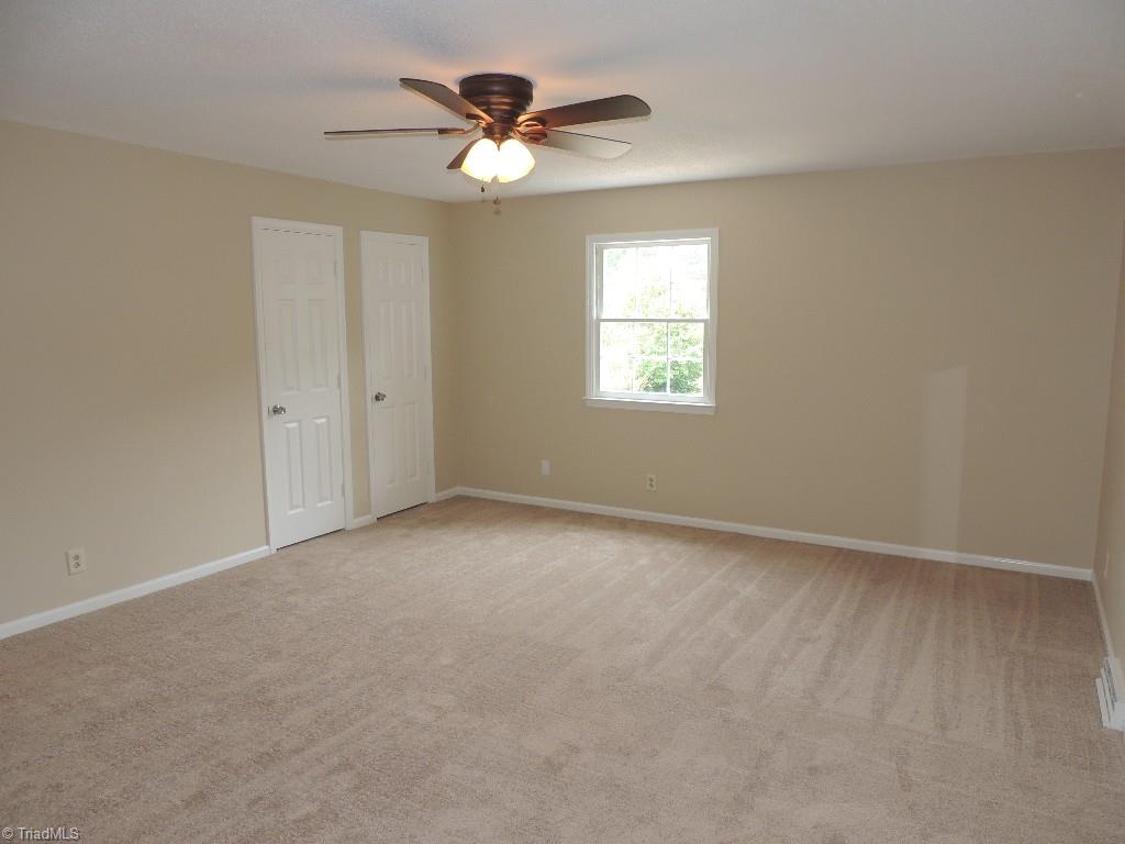 5309 Mapleton Street Clemmons, NC 27012 - Photo 14 of 19 Spacious Bedroom!