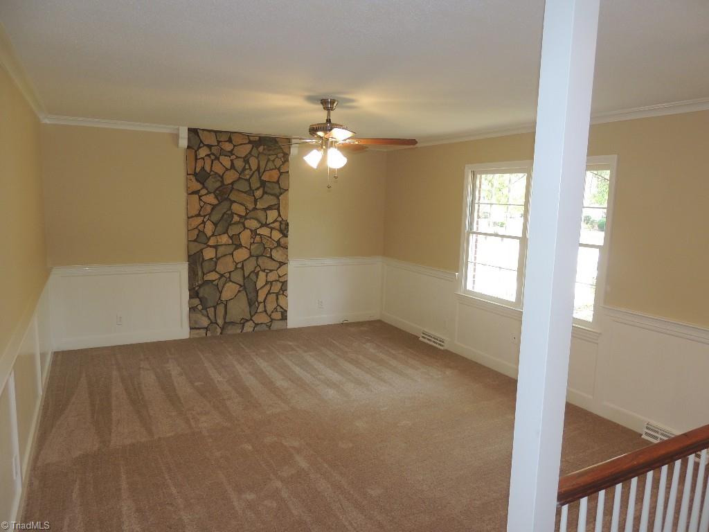 5309 Mapleton Street Clemmons, NC 27012 - Photo 10 of 19 Another view of the living room!