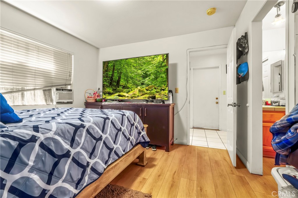 833 South Lemon Street Anaheim, CA 92805 - Photo 43 of 49 a bedroom with a bed and a window