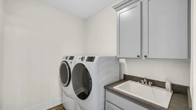 $419,900 | 10160 Privet Drive, Crown Point, IN 46307