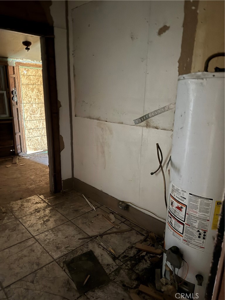 406 D Street Needles, CA 92363 - Photo 7 of 16 a very nice looking room