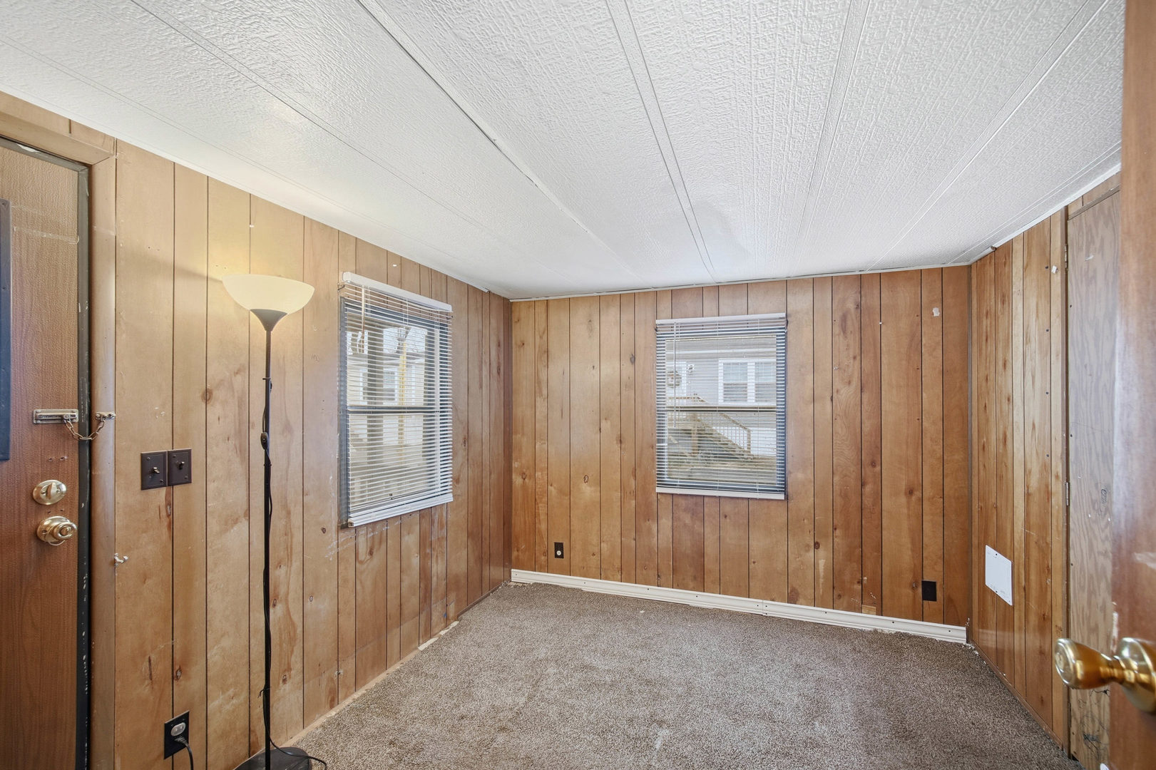 1300 West Branch Road Northfield, IL 60093 - Photo 12 of 25 a view of an empty room with window and closet area