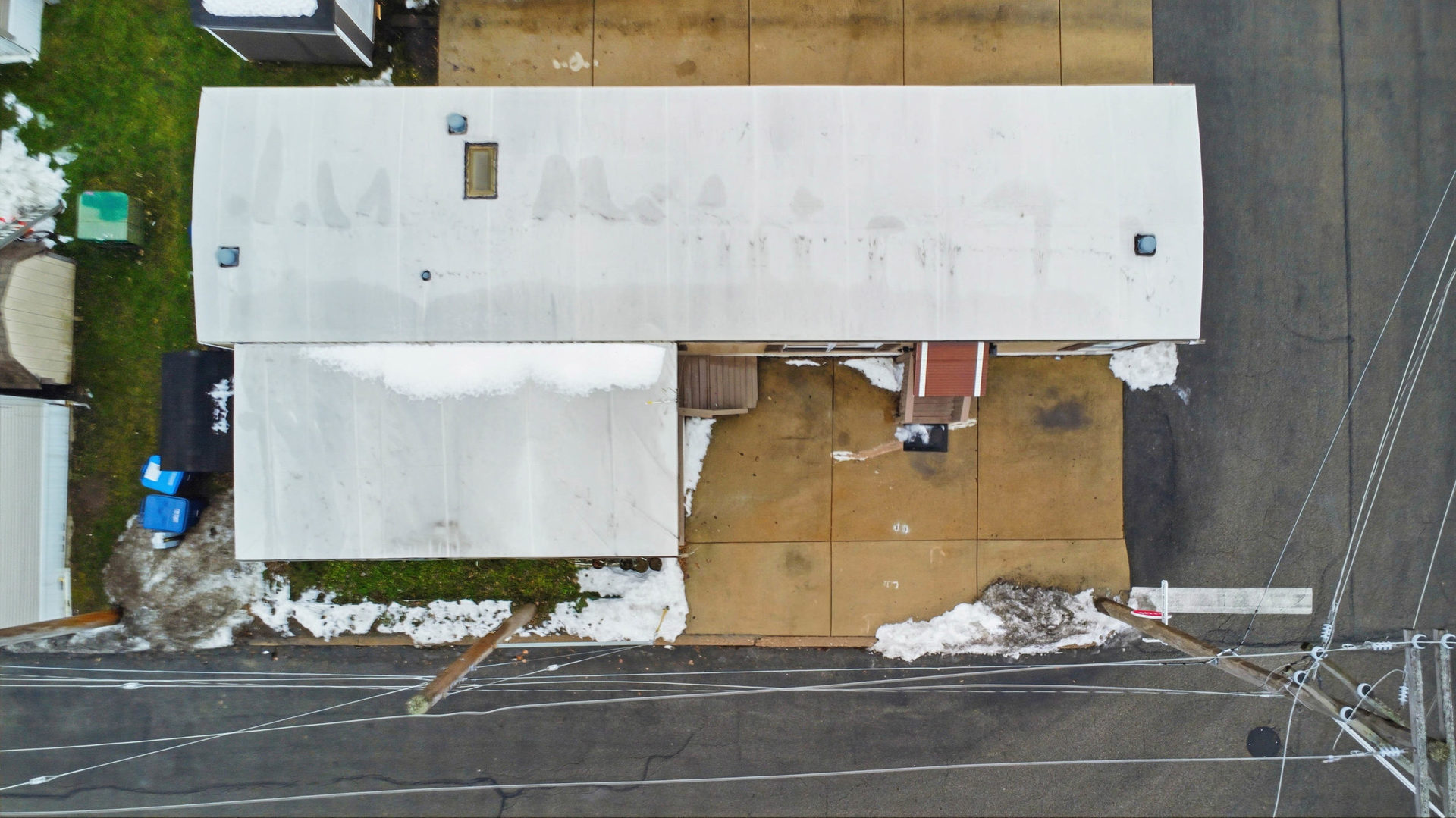 1300 West Branch Road Northfield, IL 60093 - Photo 17 of 25 a view of a bathroom