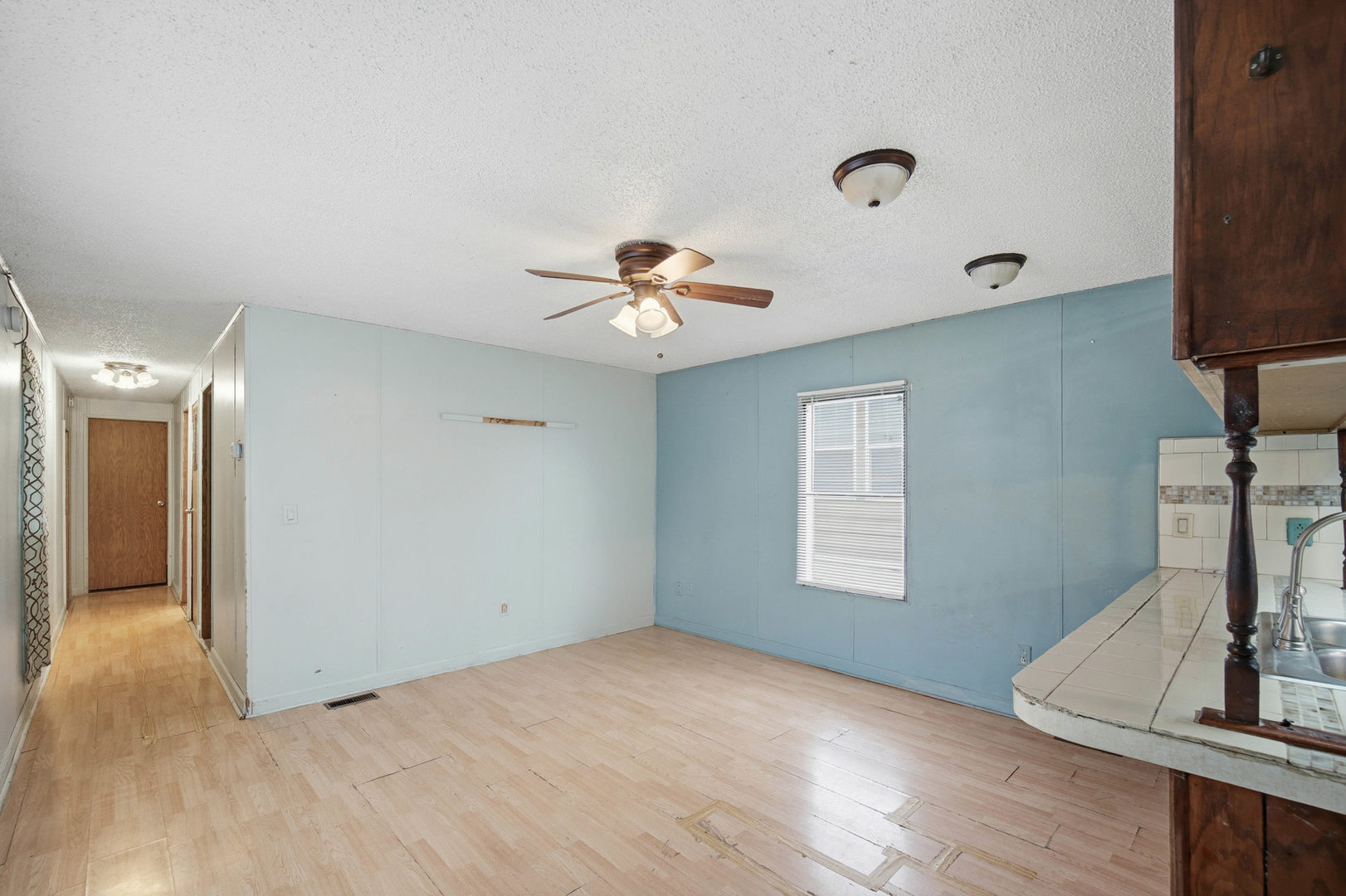 1300 West Branch Road Northfield, IL 60093 - Photo 7 of 25 a view of an empty room with a window
