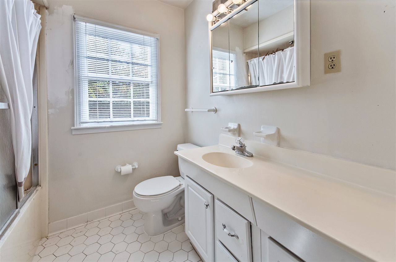 3911 Walnut Grove Road Memphis, TN 38111 - Photo 16 of 20