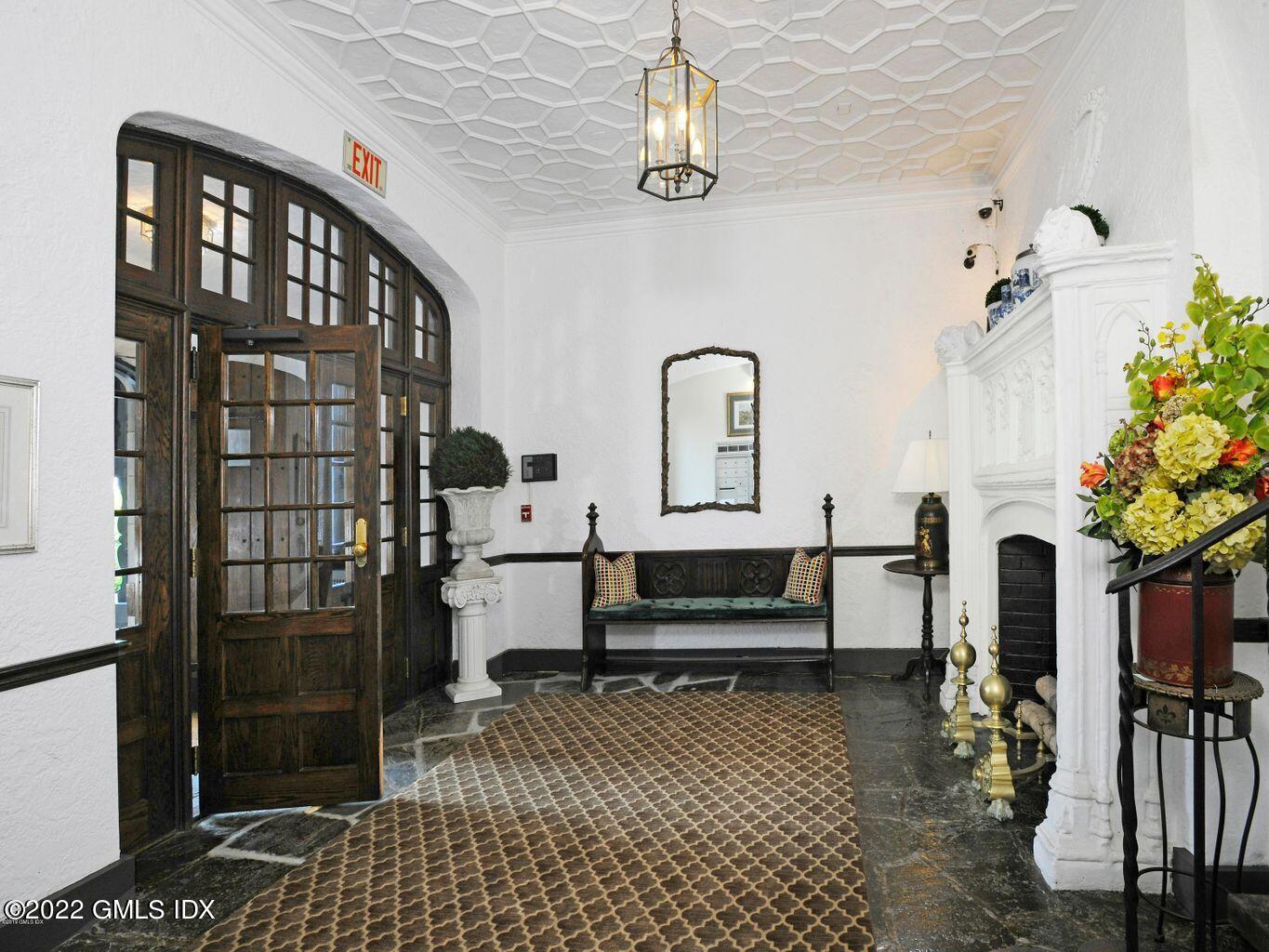 47 Lafayette Place, Unit 3H Greenwich, CT 06830 - Photo 3 of 13