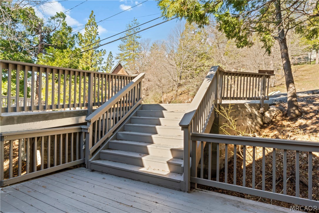 27487 North Bay Road Lake Arrowhead, CA 92352 - Photo 7 of 35 Wide and easy steps to front door
