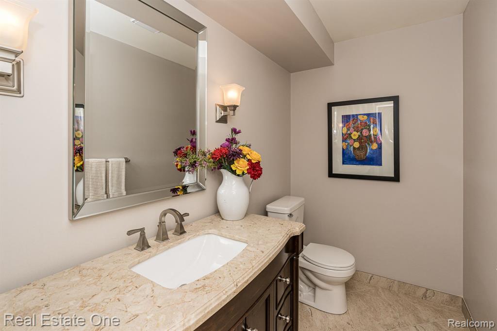 3307 Salem Court Rochester Hills, MI 48306 - Photo 10 of 36