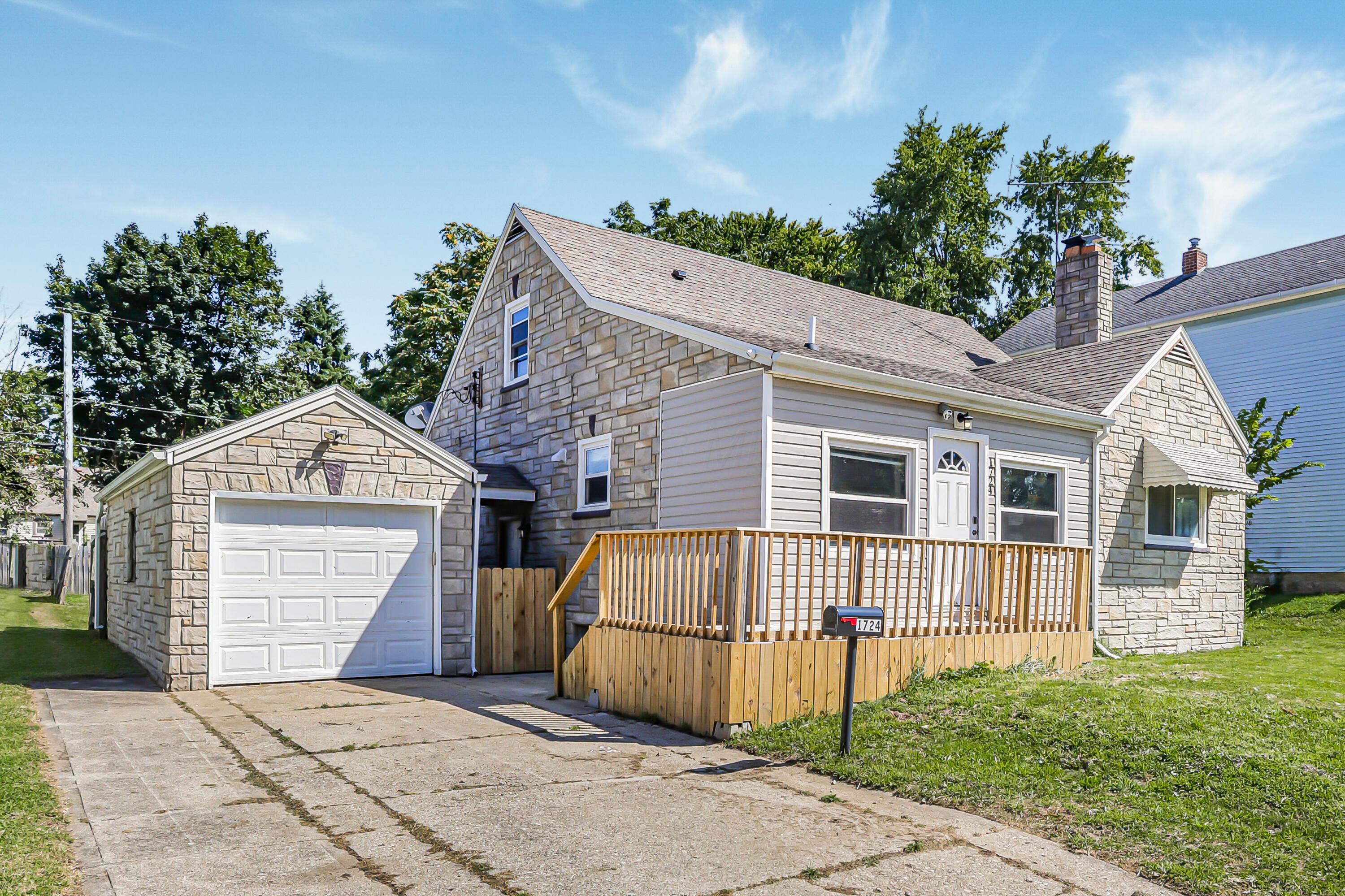 1724 Rutland Avenue Springfield, OH 45505 - Photo 3 of 37 3-print-939A8090 - Copy