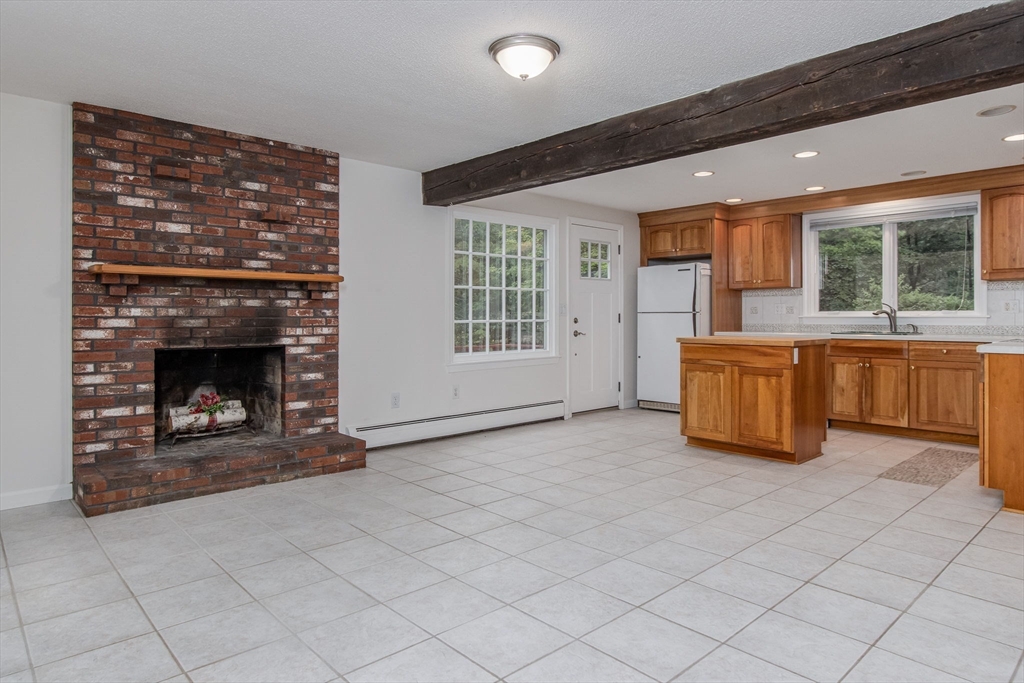 551 Old Dunstable Road Groton, MA 01450 - Photo 10 of 36