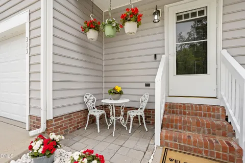 $325,000 | 313 Pittsboro Street, Fuquay-Varina, NC 27526