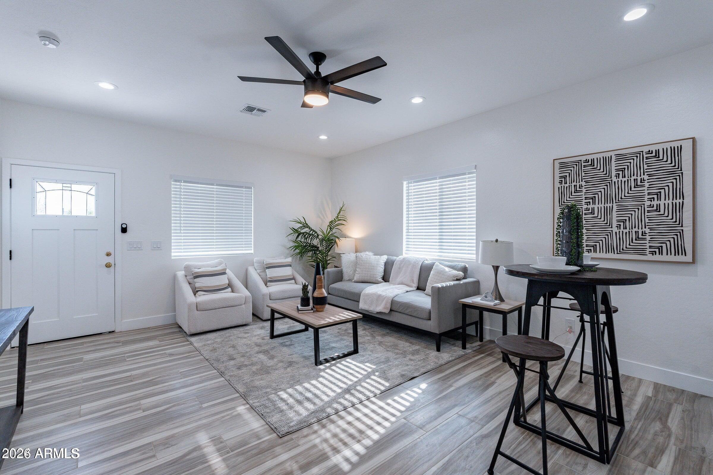 4815 South 28th Street, Unit 2 Phoenix, AZ 85040 - Photo 10 of 20 20240911220752188569000000-o