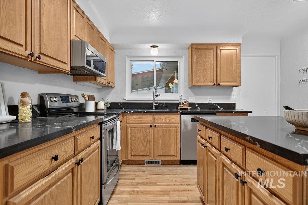 3324 West Tucker Road Boise, ID 83703 - Photo 12 of 47