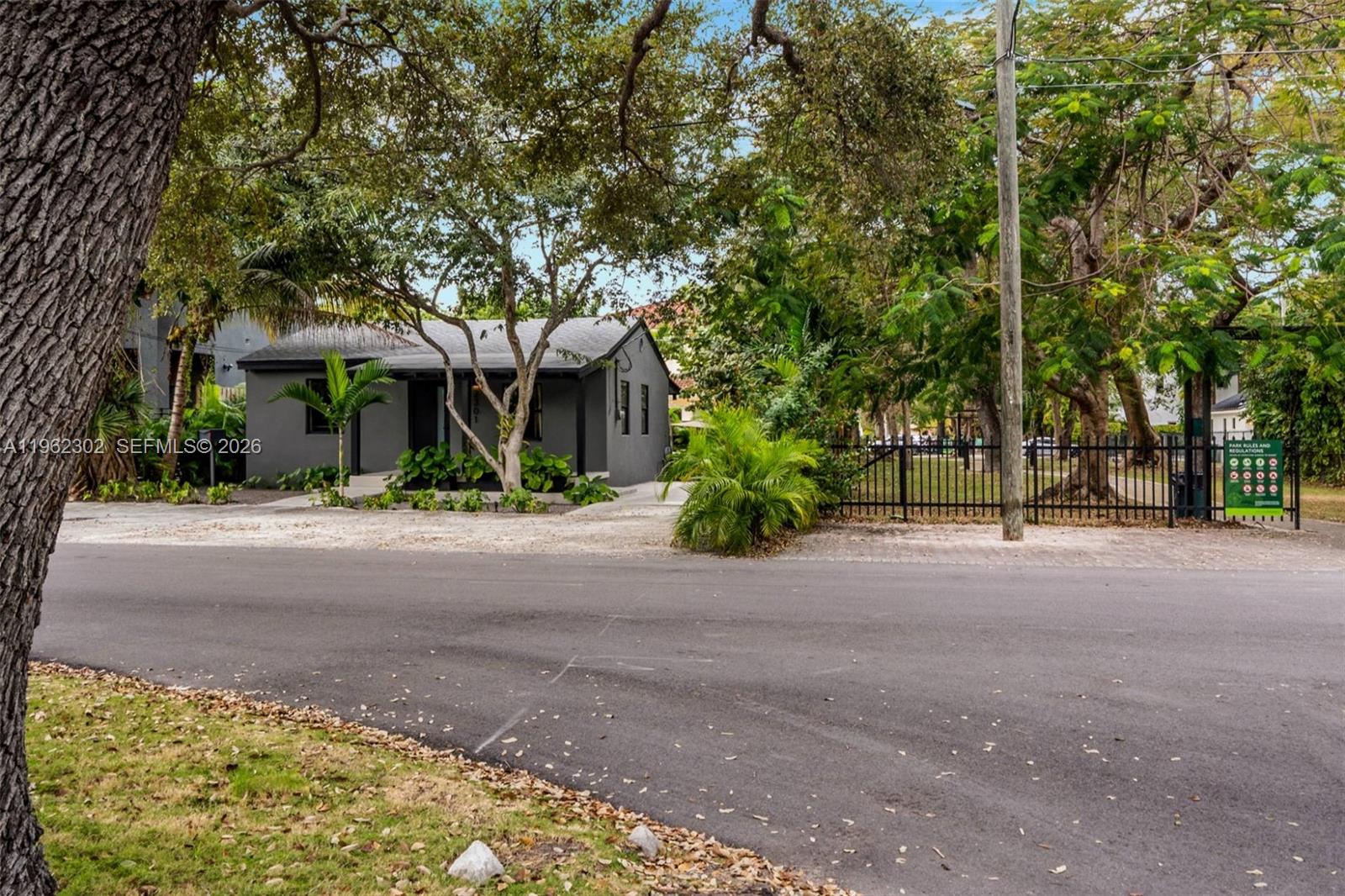 3301 Frow Avenue Coconut Grove, FL 33133 - Photo 2 of 32 Next to charming park