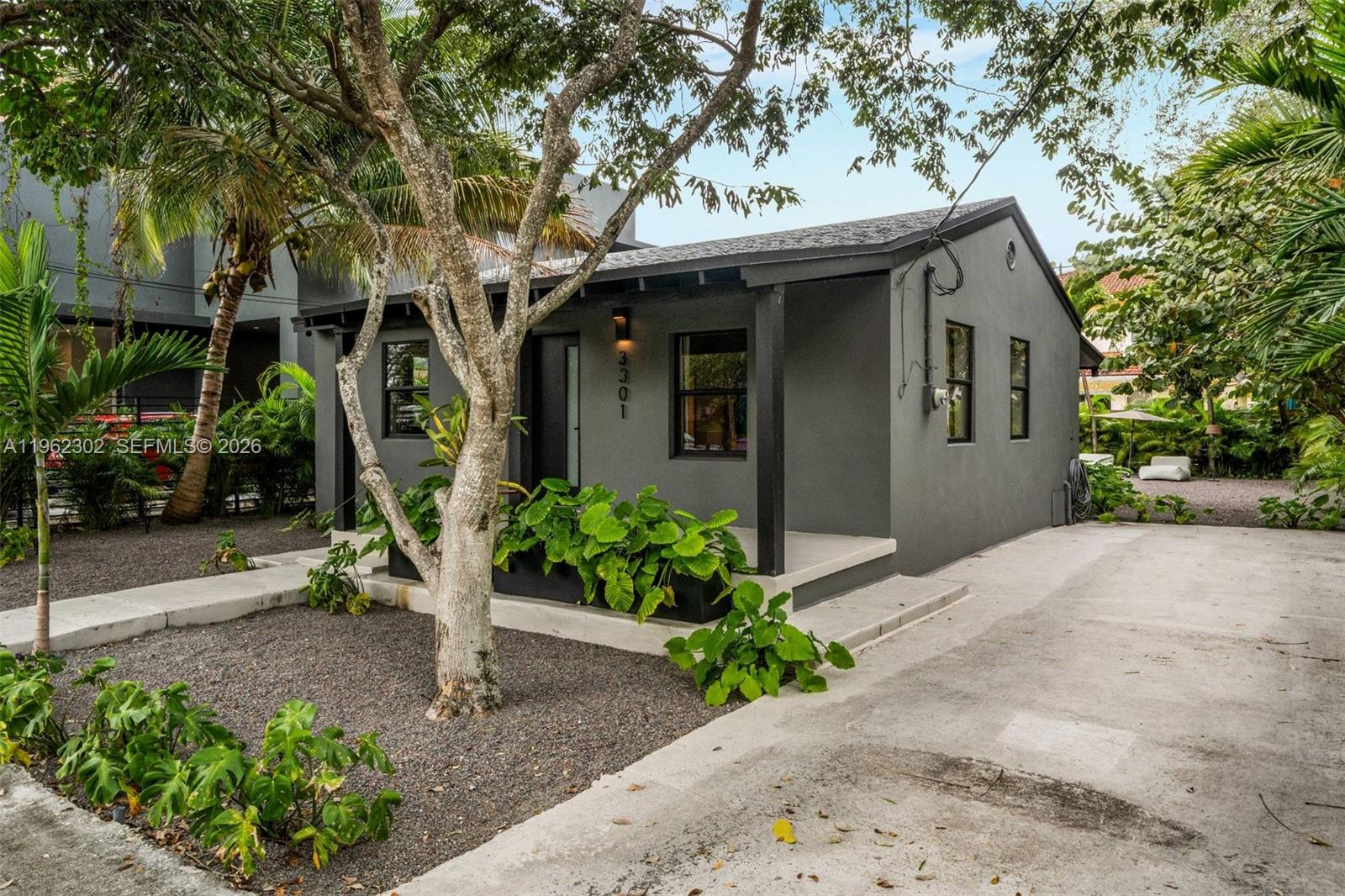 3301 Frow Avenue Coconut Grove, FL 33133 - Photo 3 of 32