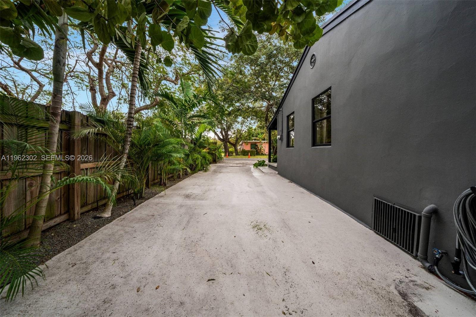 3301 Frow Avenue Coconut Grove, FL 33133 - Photo 31 of 32