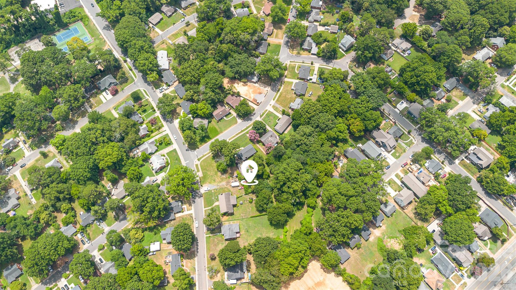 1318 Enderly Road Charlotte, NC 28208 - Photo 33 of 33 a backyard of a house