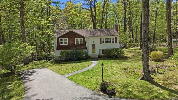 $520,000 | 23 Bancroft Street, Pepperell, MA 01463