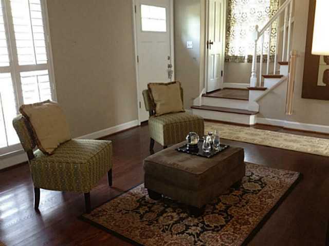 2680 Coventry Road Upper Arlington, OH 43221 - Photo 3 of 24 Gallery Image 3
