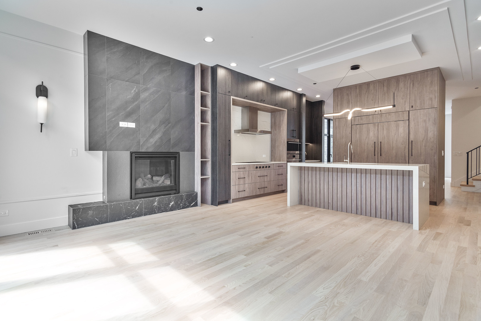 2055 West Race Avenue Chicago, IL 60612 - Photo 5 of 36 a view of a hallway